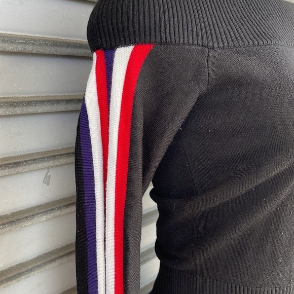 Forever 21 Off Shoulder Sweater Top Size M - Picture 4 of 8